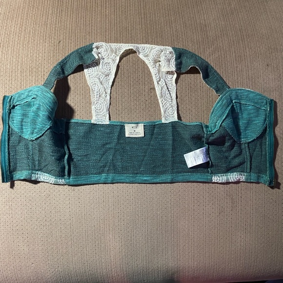 Over layer Bralette Size Medium - Picture 3 of 8